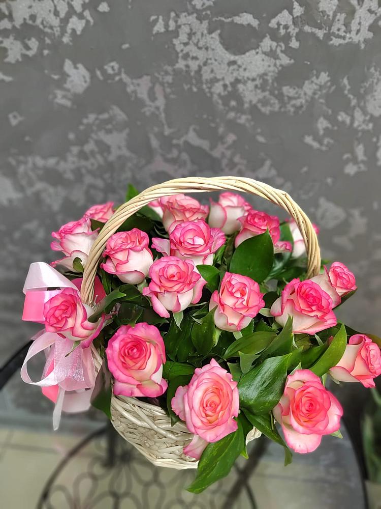 Цветочная композиция из Розы в корзине в Новомосковске
