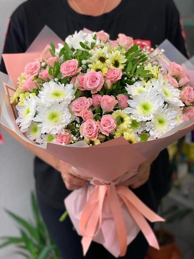 Букет цветов из: Розы и Хризантемы в Новомосковске