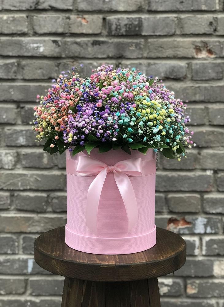 Цветочная композиция из Гипсофила и Розы в шляпной коробке в Новомосковске