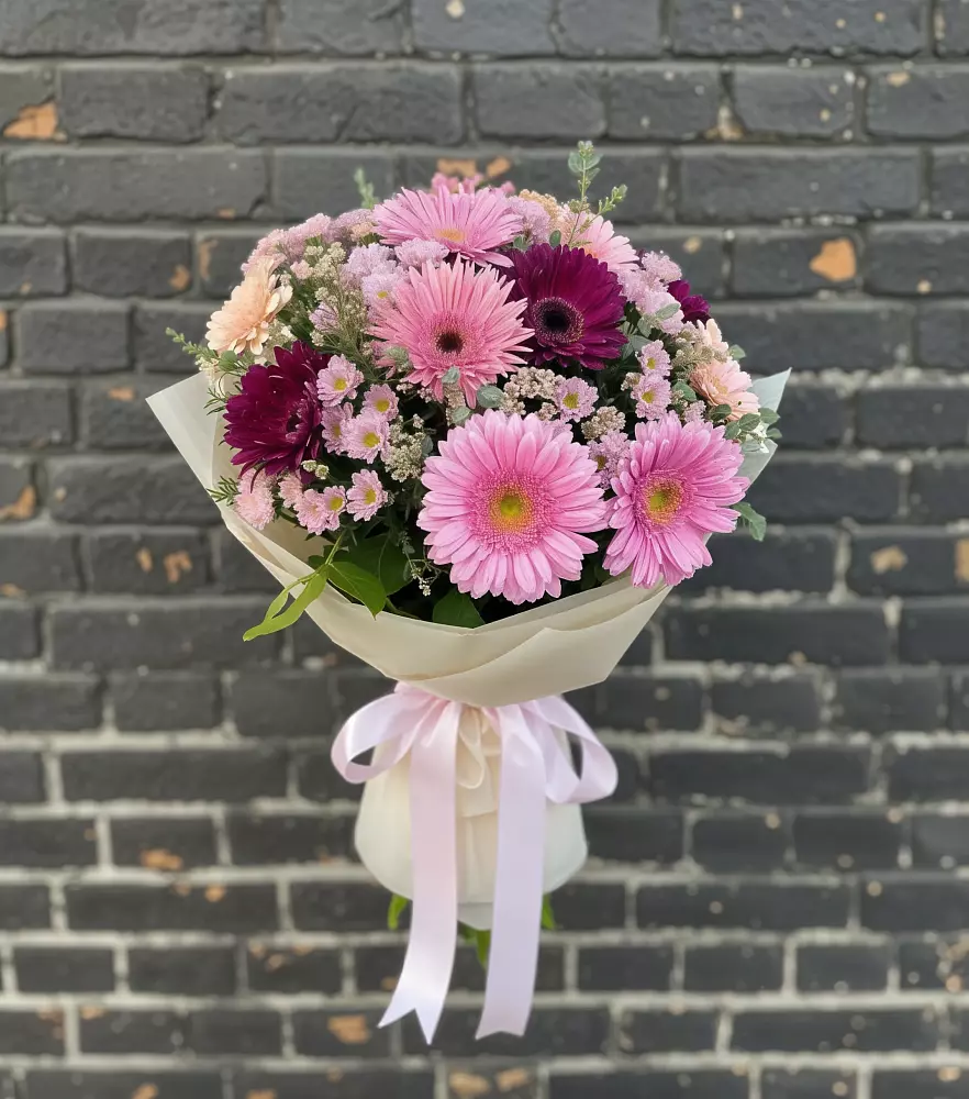 Букет цветов из: Герберы и Хризантемы в Новомосковске