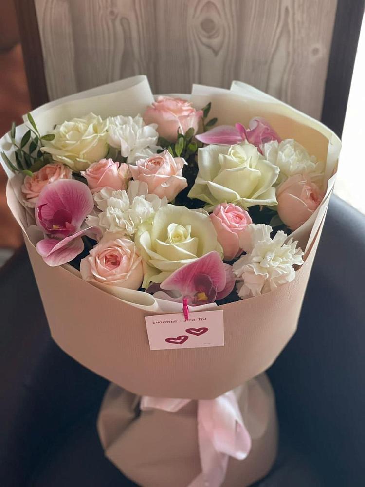 Букет цветов из: Орхидеи, Розы и Гвоздики в Новомосковске