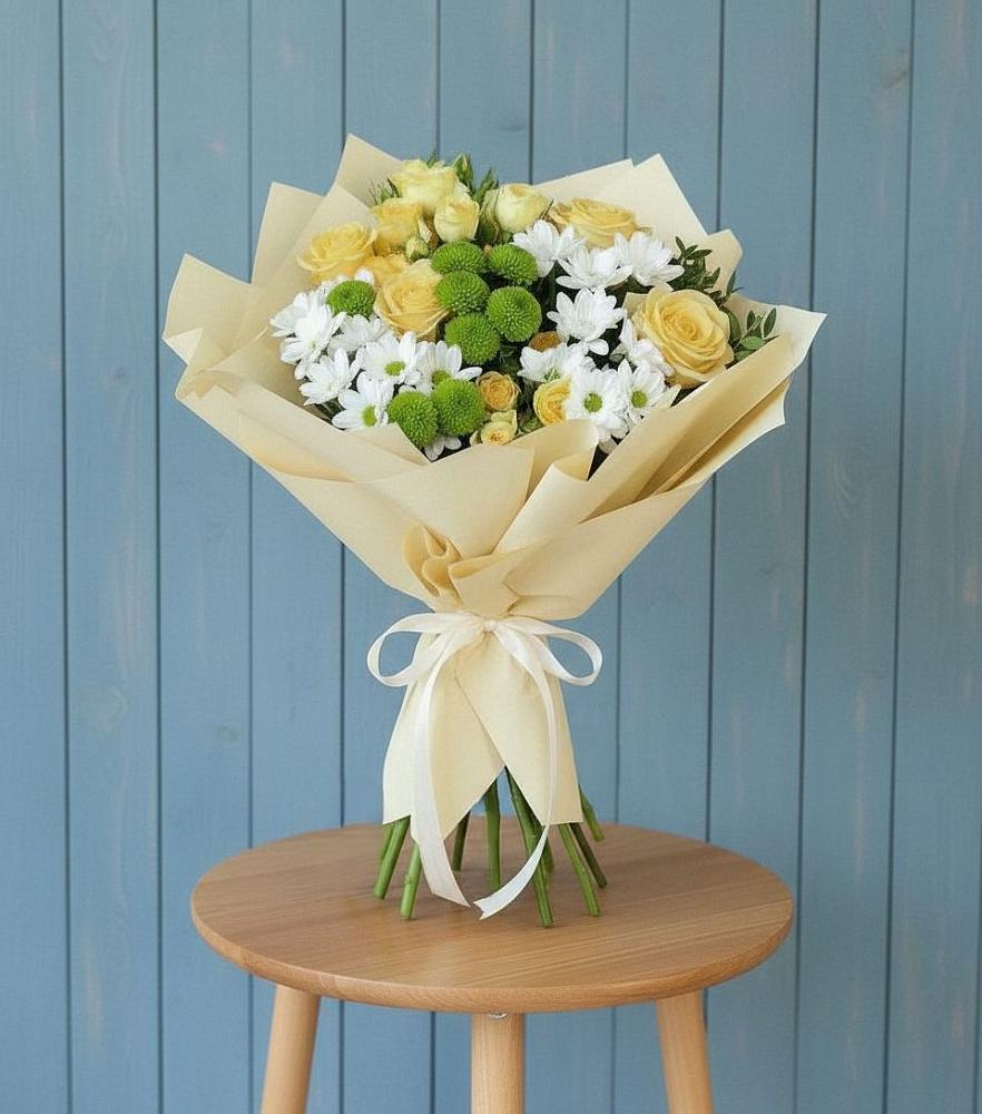 Букет цветов из: Хризантемы и Розы в Новомосковске