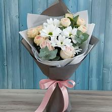 Букет цветов из:  Хризантемы и Розы в Новомосковске