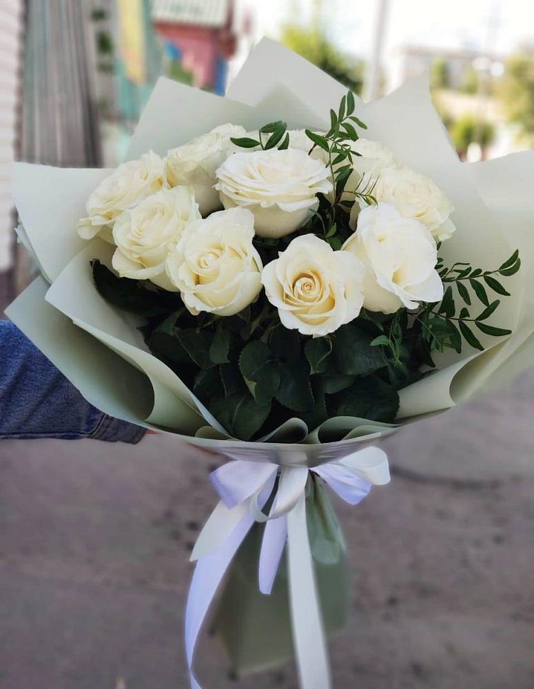 Букет Белые розы Проуд в Новомосковске
