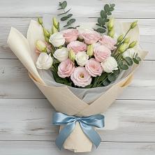 Букет цветов из:  Лизиантусы в Новомосковске