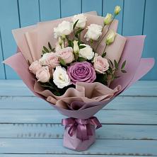 Букет цветов из:  Розы и Лизиантусы в Новомосковске
