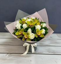 Букет цветов из:  Орхидеи и Розы в Новомосковске