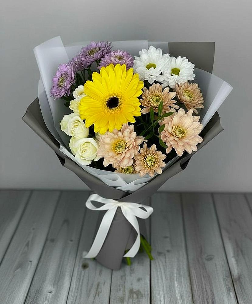 Букет цветов из: Розы, Герберы и Хризантемы в Новомосковске