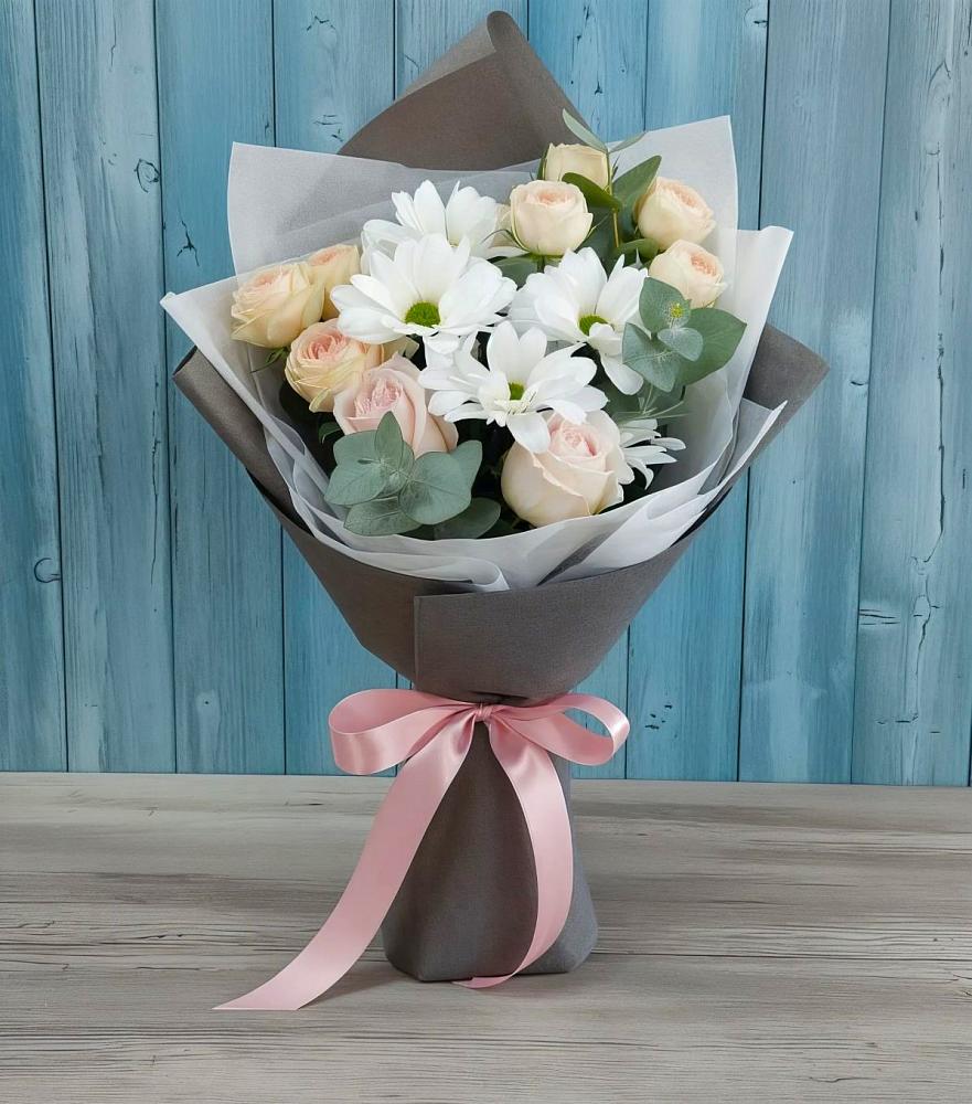 Букет цветов из: Хризантемы и Розы в Новомосковске