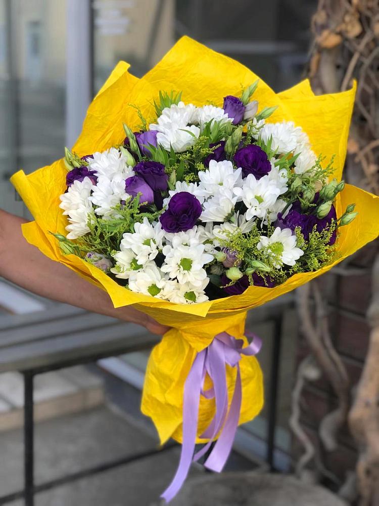 Букет цветов из: Ирисы, Хризантемы и Ромашки в Новомосковске