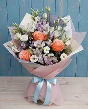 Букет цветов из:  Лизиантусы, Розы, Альстромерии и Гипсофила в Новомосковске