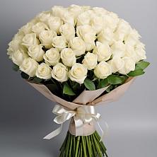Букет 101 беля роза Белоснежка в Новомосковске