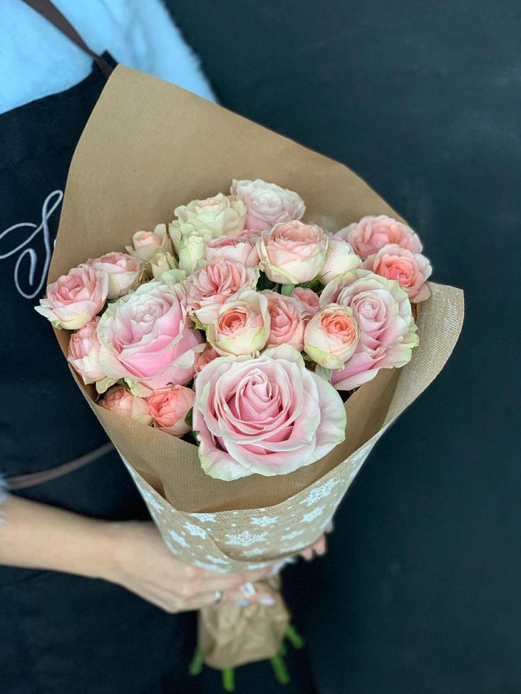 Букет цветов из: Хризантемы и Розы в Новомосковске