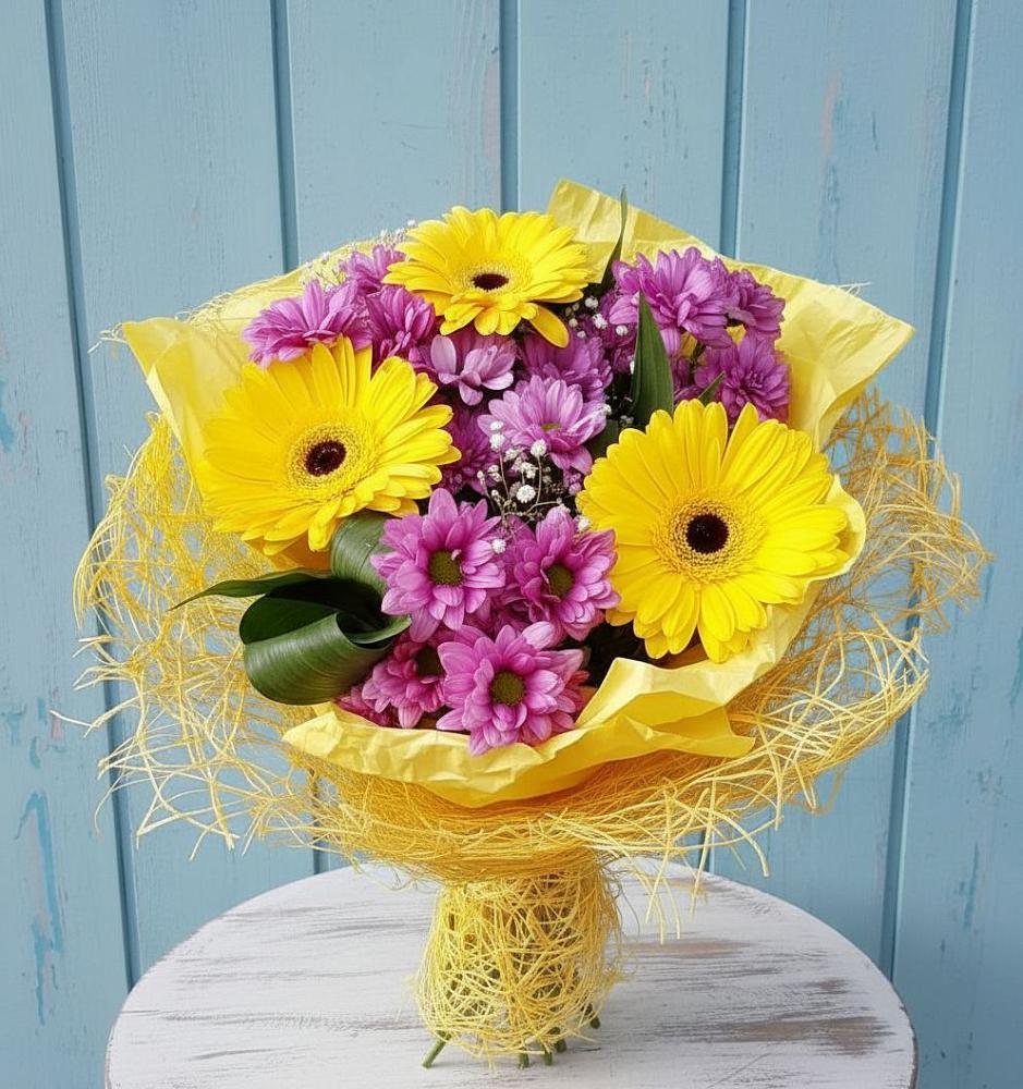 Букет цветов из: Хризантемы и Герберы в Новомосковске