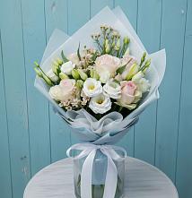Букет цветов из:  Розы и Лизиантусы в Новомосковске