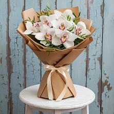 Букет цветов из:  Орхидеи и Розы в Новомосковске
